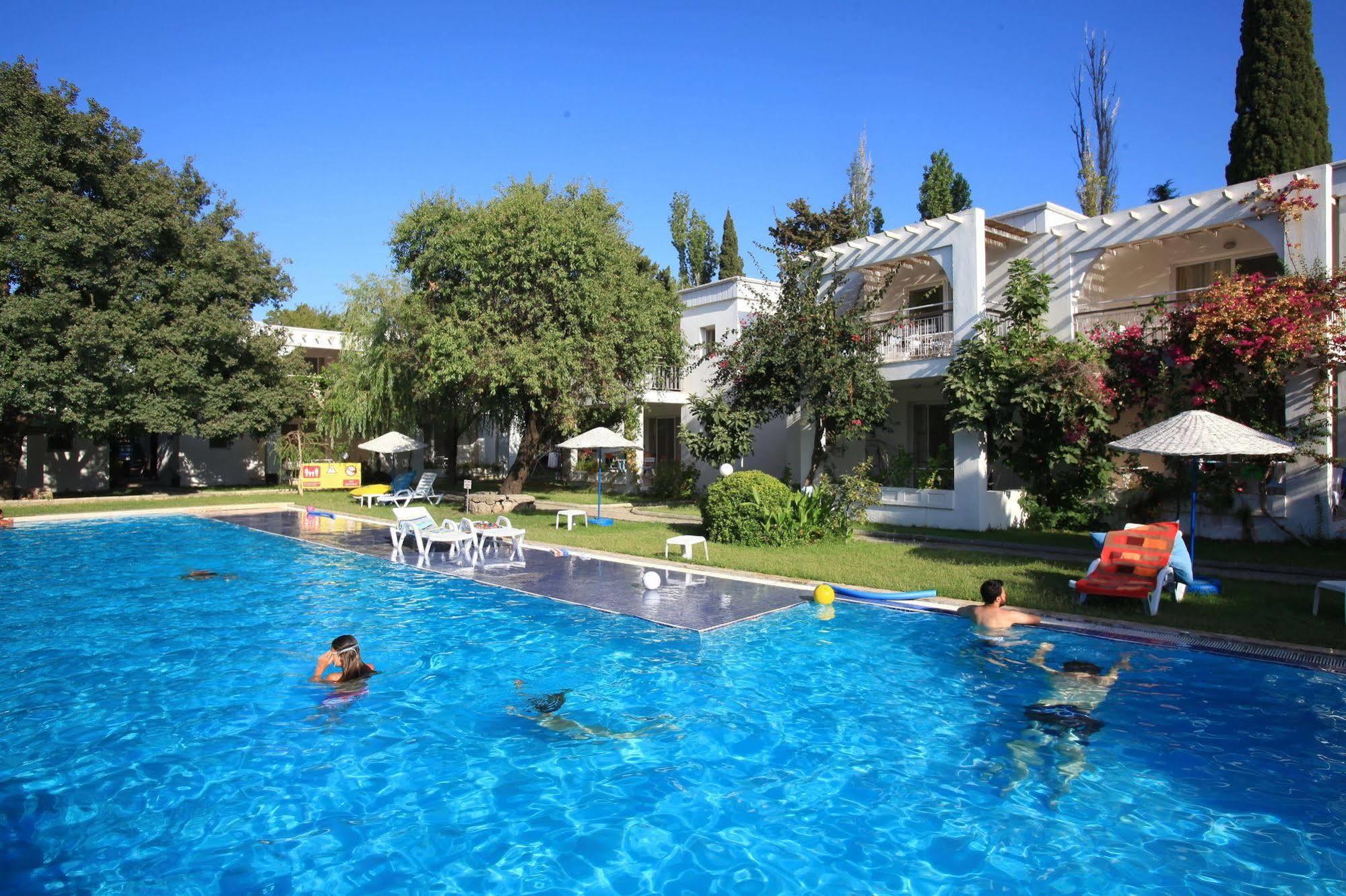 Muskebi Apart Otel Ortakent Exterior photo